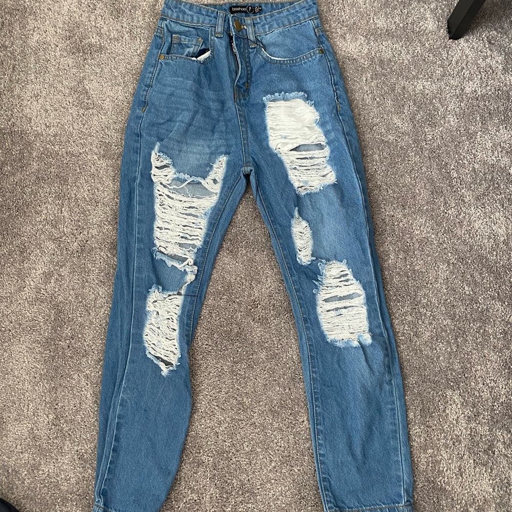 NEVER WORN Boohoo Ripped Jeans